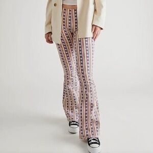 AMAZING Free People Penny Pull-on Stars and Stripes Bell Bottoms Flared Jeans 27